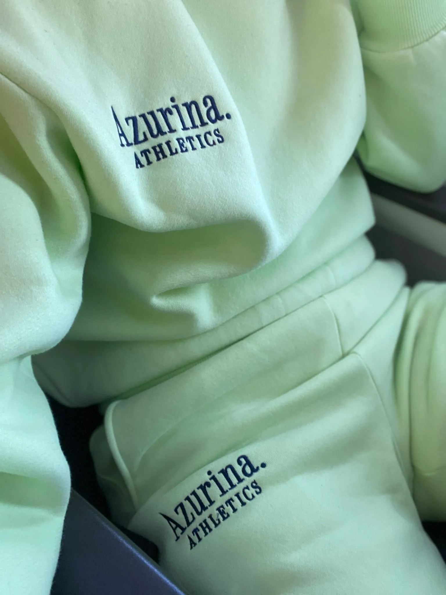 Azurina Athletics Sweat | Apple