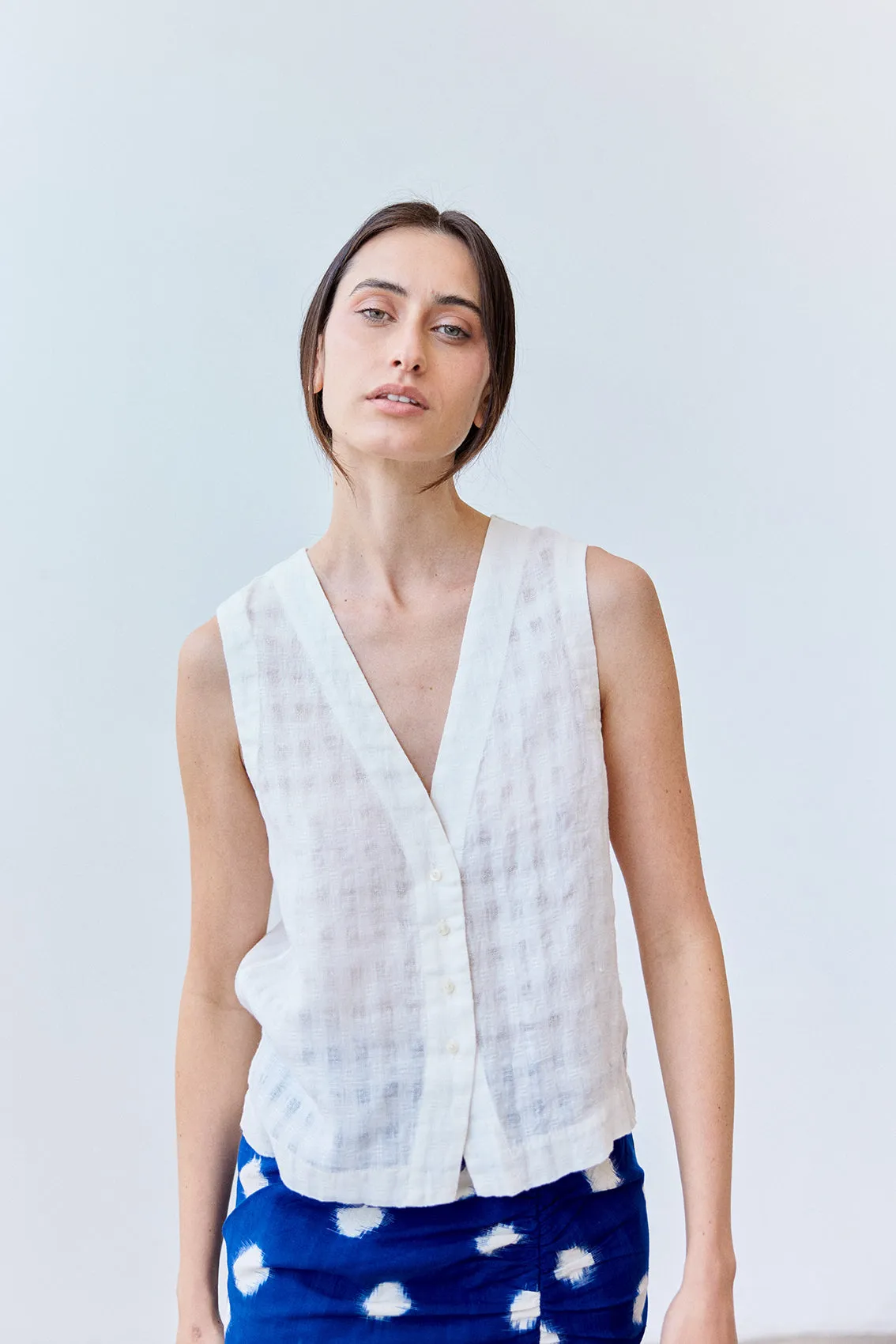 Buttoned Linen Vest Top - Crudo