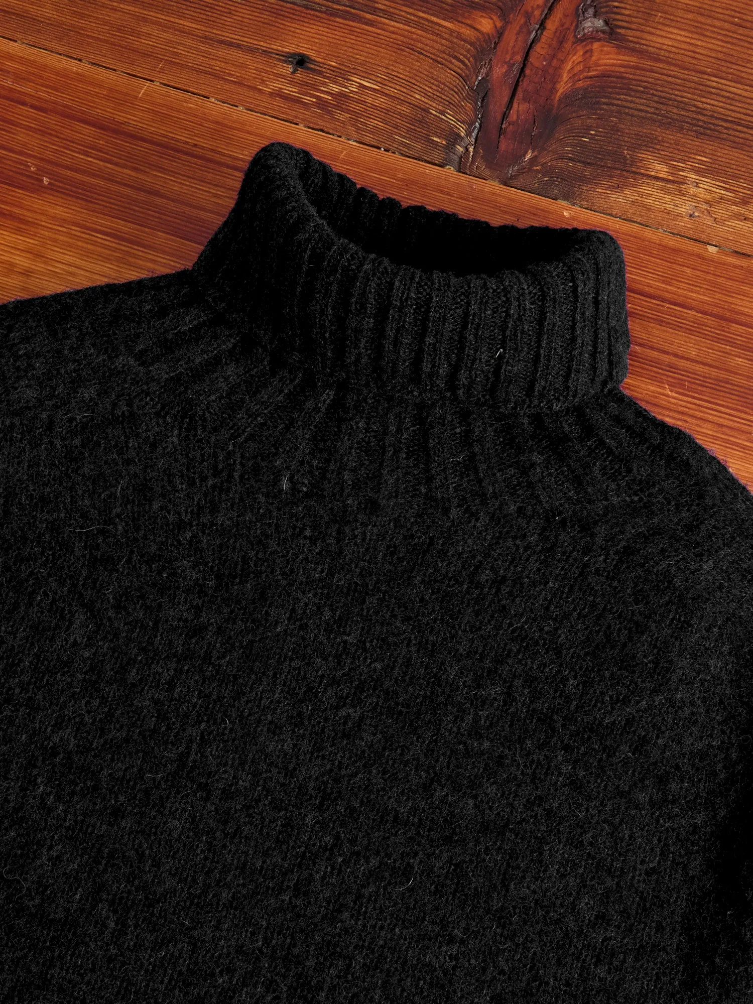 "Sylvester" Wool Turtleneck Sweater in Black