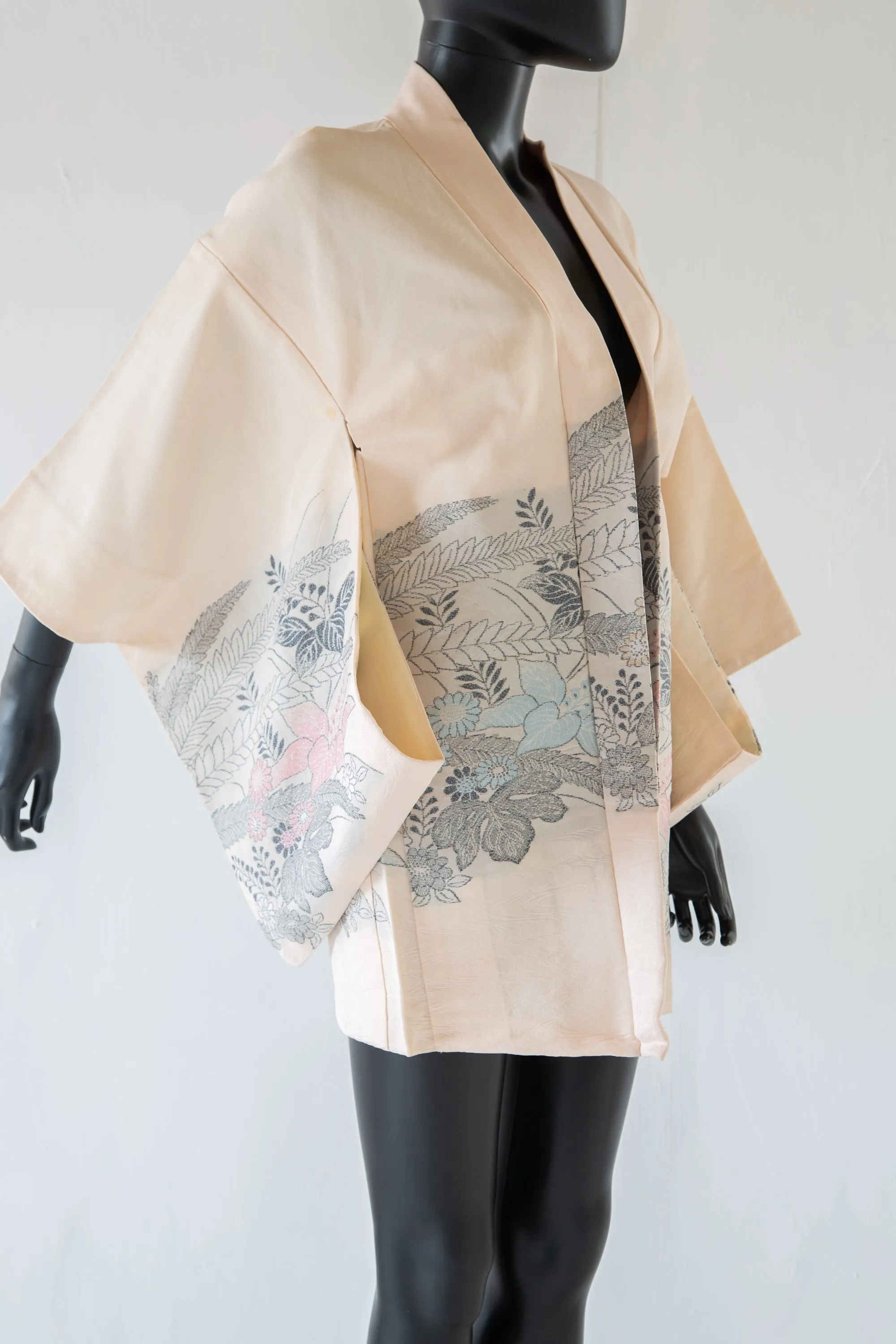 Vintage 1960s Cream Blush Floral Haori Kimono Jacket