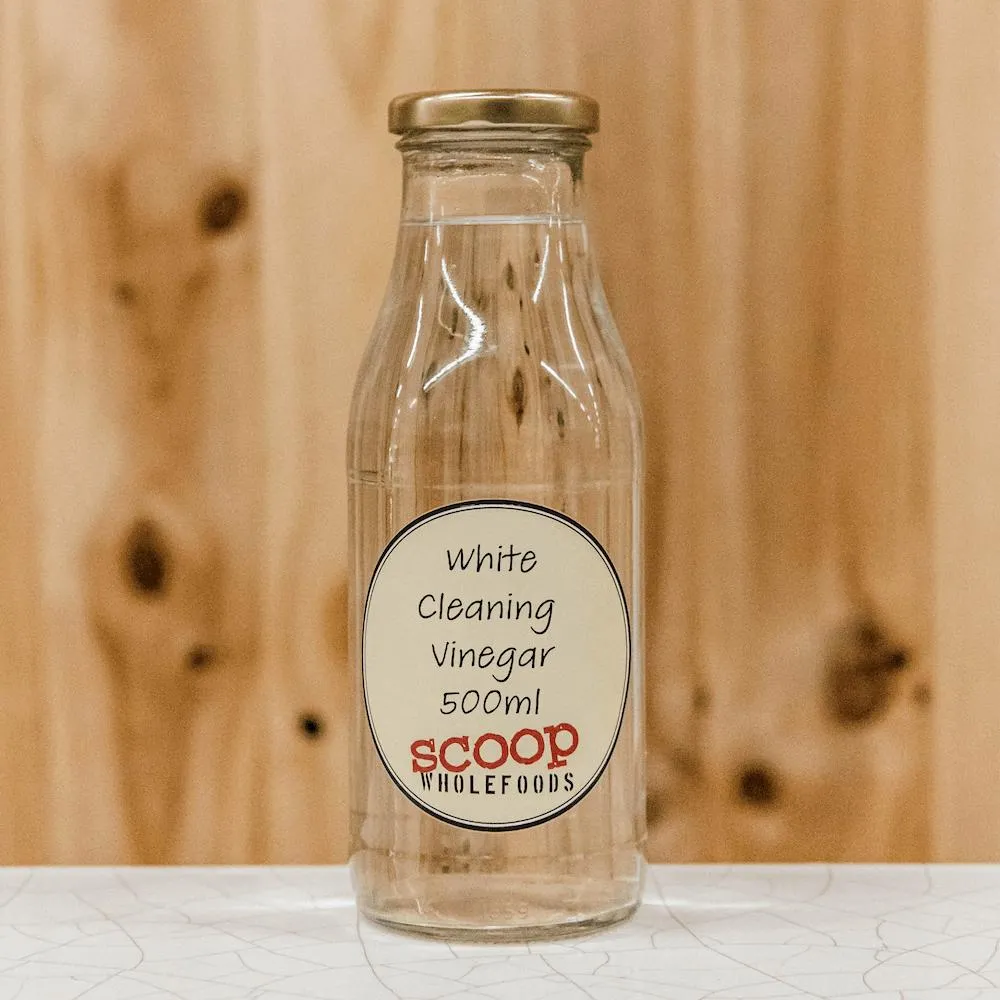 white cleaning vinegar